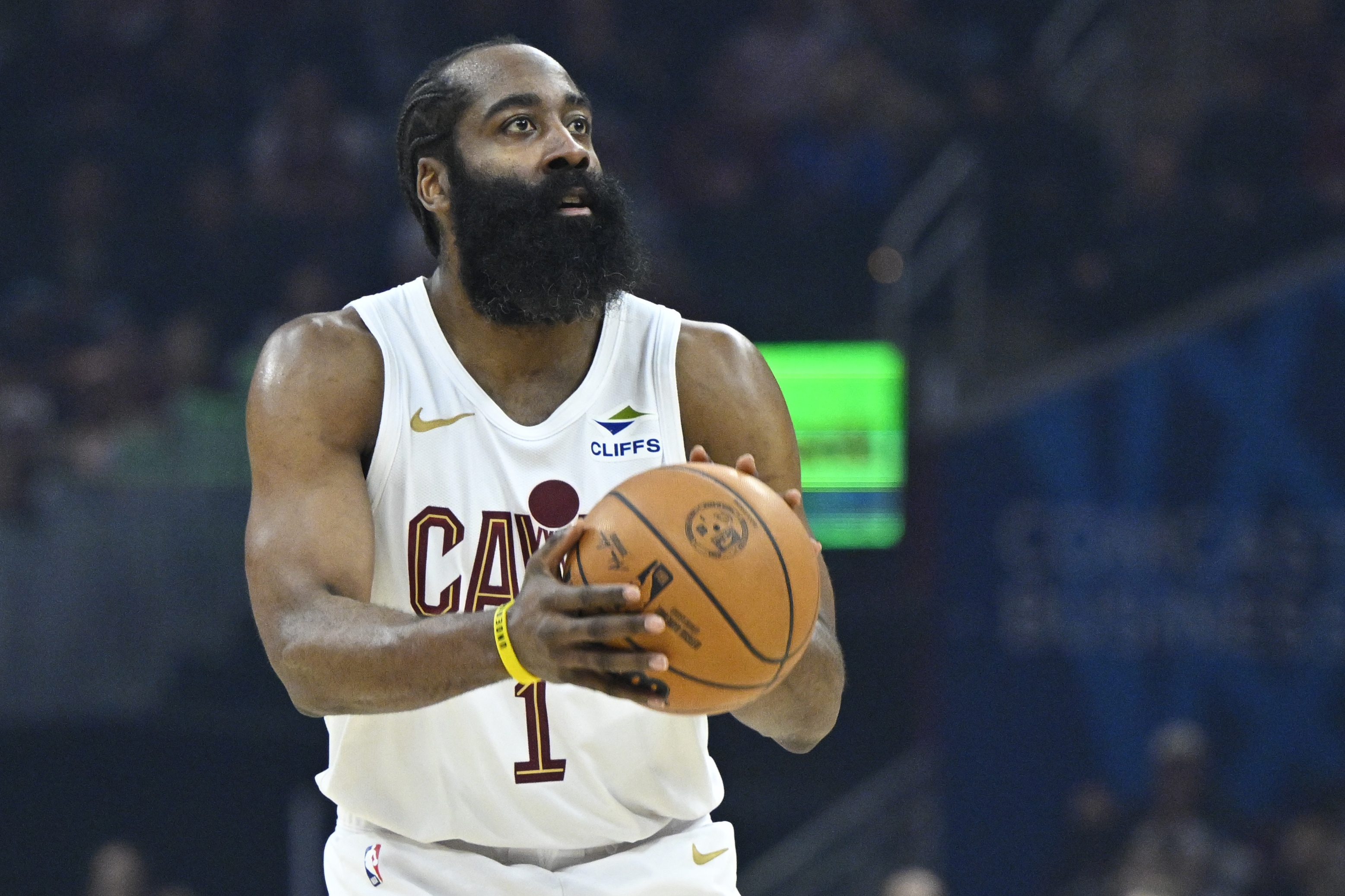 22年首轮4-2！哈登上次季后赛打猛龙场均19分10.2助&amp;命中率40.5%